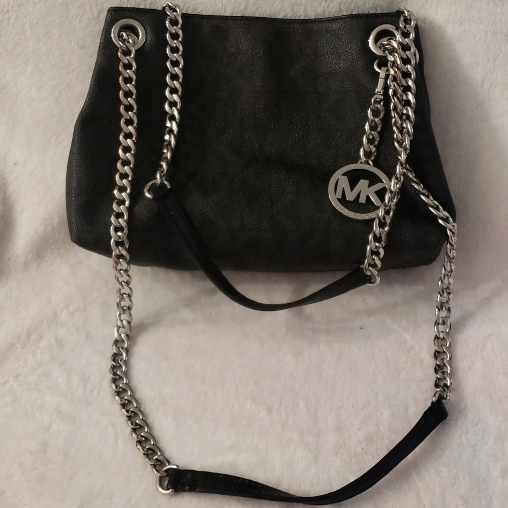 Micheal Kors purse